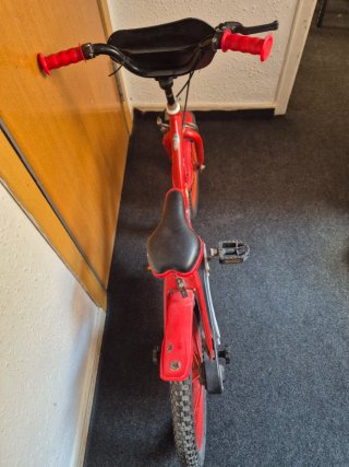 Bicicleta infantil niña roja