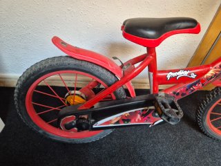 Bicicleta infantil niña roja