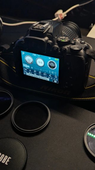 Cámara Nikon D5600 + Lente + Accesorios