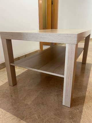 Mesa de centro de madera color beige