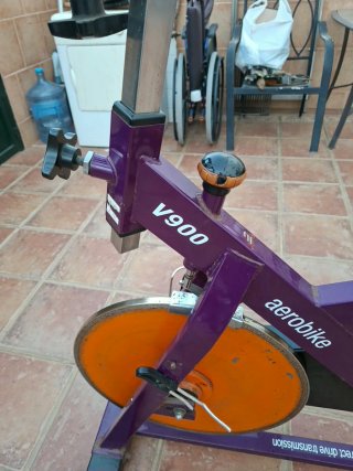 Bicicleta Estática Morada