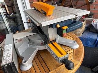 Sierra Ingletadora de Mesa RYOBI