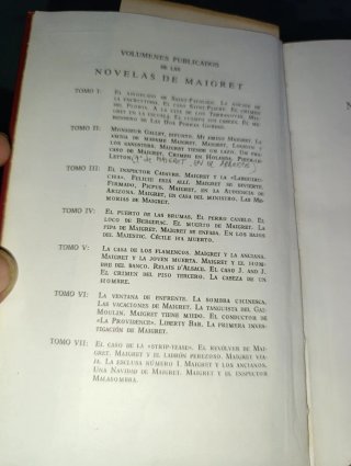 "Novelas de Maigret" escritos por Georges Simenon