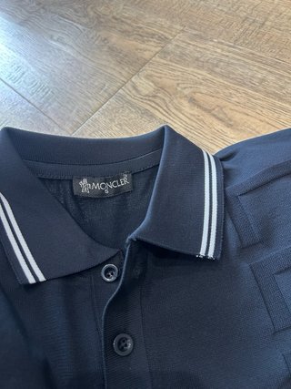 Polo Moncler Azul Marino Texturizado Cuello con Fr