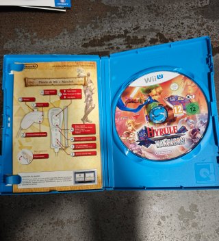 Lote Wii U: Hyrule Warriors y ZombiU