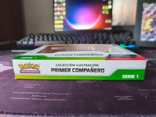 Pokémon TCG Colección Ilustración Primer Compañero