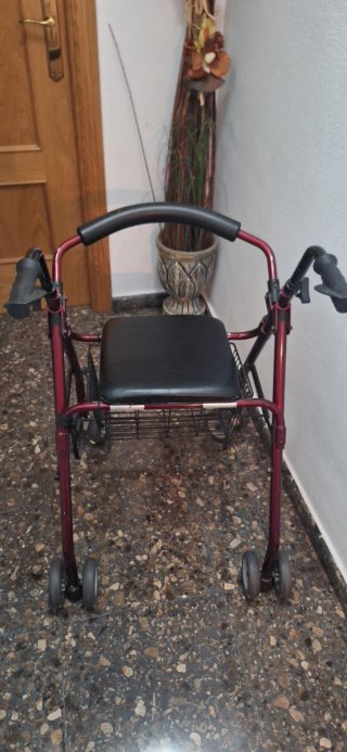 Andador tacata anciano con asiento
