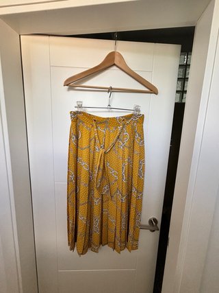 Conjunto Falda Plisada y Blusa Cadena