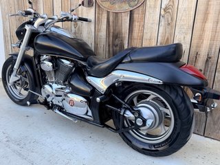Suzuki Intruder M800 A2