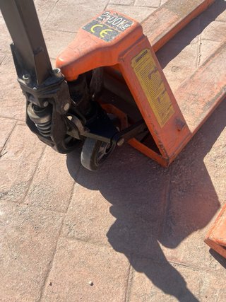 Transpaletas manuales naranjas (2 unidades)