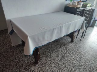 Mesa de madera robusta