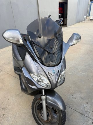 Piaggio X9 250 gris