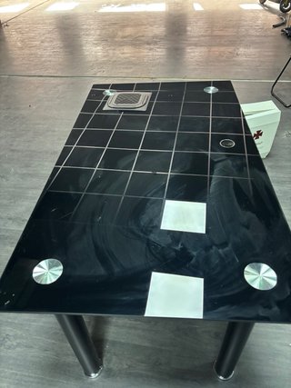Mesa de cristal negra moderna