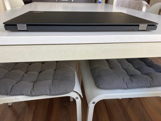 Portátil Lenovo ThinkPad T15. Teclado: ENG/RU/UA
