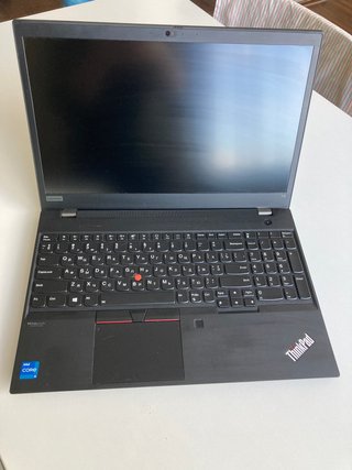 Portátil Lenovo ThinkPad T15. Teclado: ENG/RU/UA