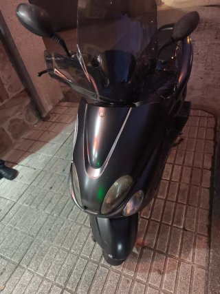 Yamaha Majesty 125 Negra