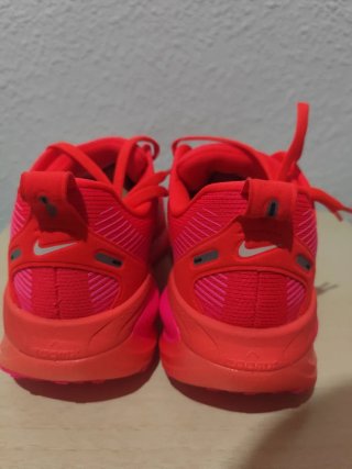 Nike Vomero 18 Talla 40