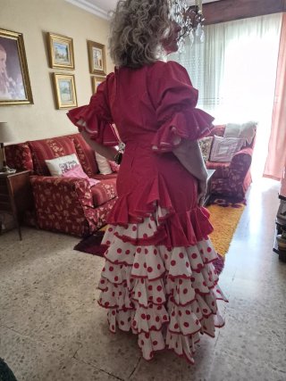 Traje de flamenca rojo y blanco