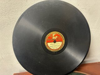 Gramola-gramófono