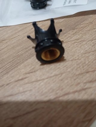 Tapones de válvula corona negros