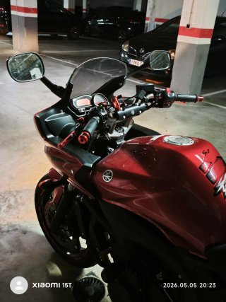 Yamaha FZ6S Roja y Negra