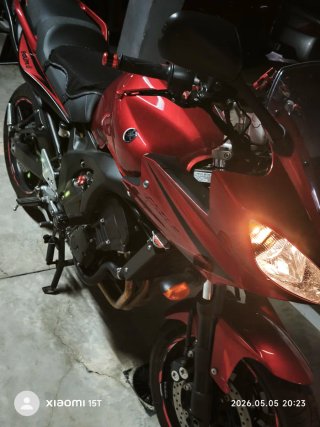 Yamaha FZ6S Roja y Negra