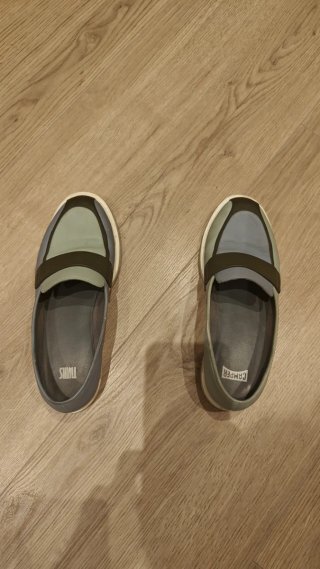 Mocasines Camper grises y verde oliva