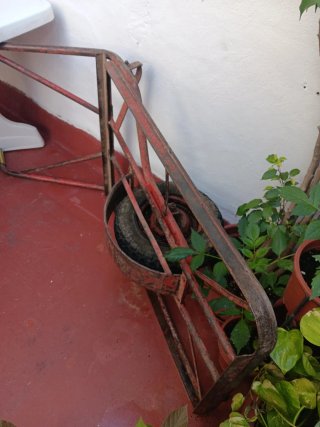 Carretilla de campo con rueda y 47 capazos