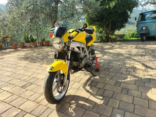 Suzuki SV 650 Gialla Naked