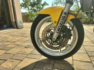 Suzuki SV 650 Gialla Naked