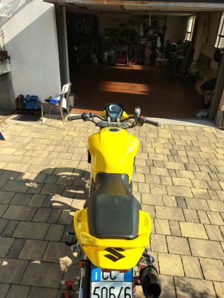 Suzuki SV 650 Gialla Naked