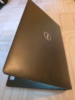 Schermo tattile Dell Latitude 5400 i7 da 8 GB e 256 GB