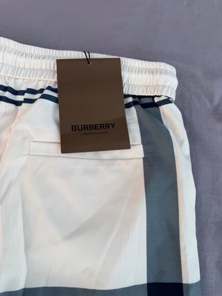 Pantaloni Burberry a quadri bianchi corti