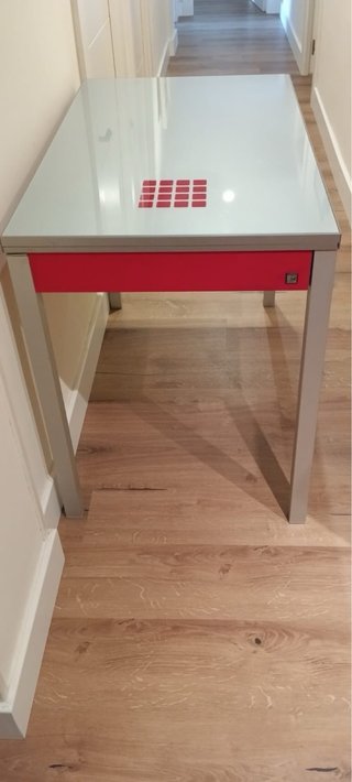 Mesa de cocina extensible con cajón y 4 sillas