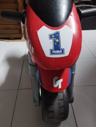 Moto infantil correpasillos roja y gris