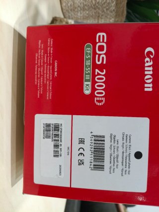 Canon EOS 2000D EF-S 18-55mm III Kit