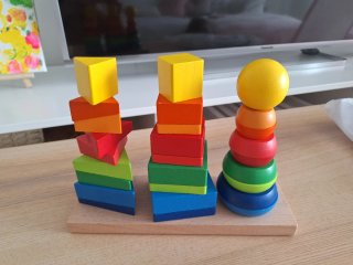 Juguete apilable de madera para bebés