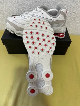 Nike Shox x Supreme Blanco Rojo