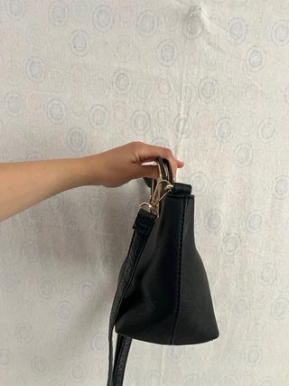 Borsa nera con manico rigido dorato vintage y2k