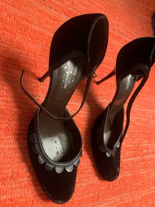 Zapatos de tacón negros Ricardo Cartillone