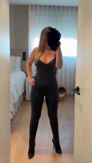 Pantalón efecto piel negro