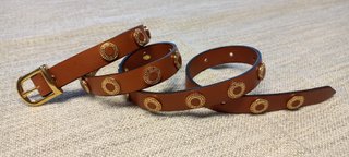 Cintura in vera pelle cognac con borchie oro