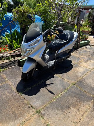 Suzuki Burgman Plata/Negro