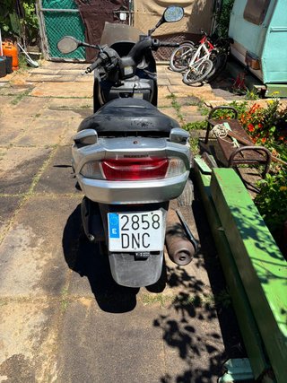 Suzuki Burgman Plata/Negro