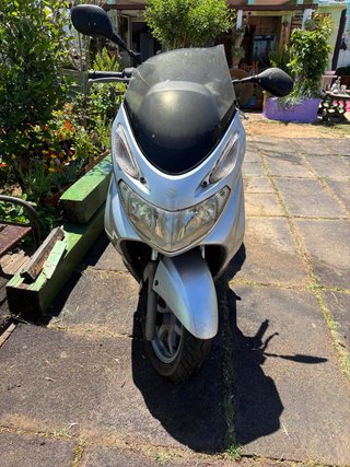 Suzuki Burgman Plata/Negro