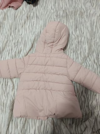 Abrigo rosa bebé con capucha