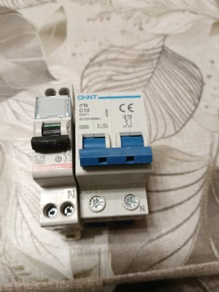 Interruttori automatici CHNT C10 e C16
