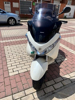 Suzuki Scooter Blanco - Buen Estado