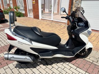 Suzuki Scooter Blanco - Buen Estado