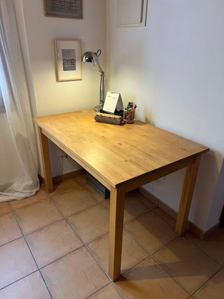 Mesa de escritorio de madera